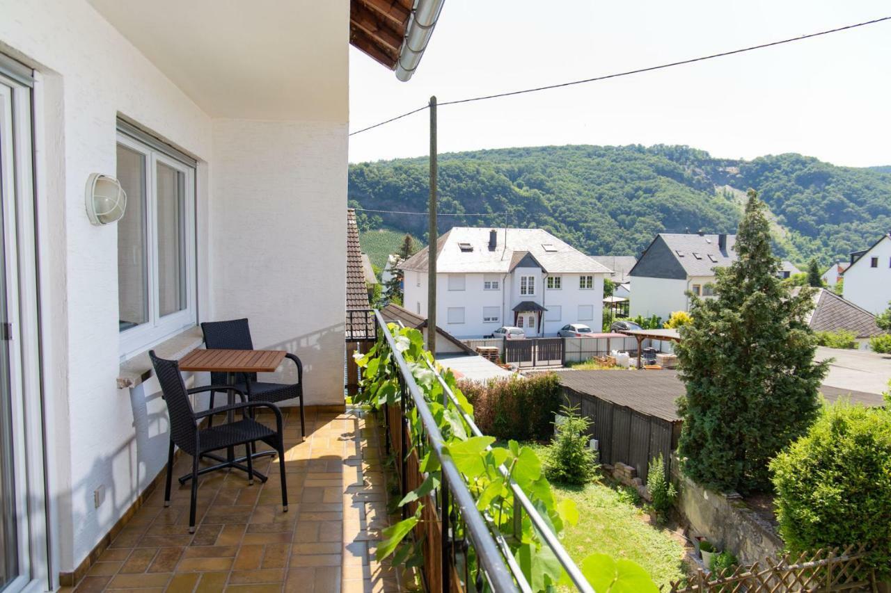Weingut Gerd Muellers Hotel Kröv Exterior foto