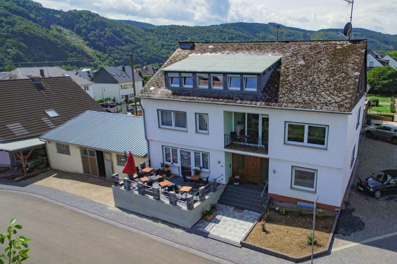Weingut Gerd Muellers Hotel Kröv Exterior foto